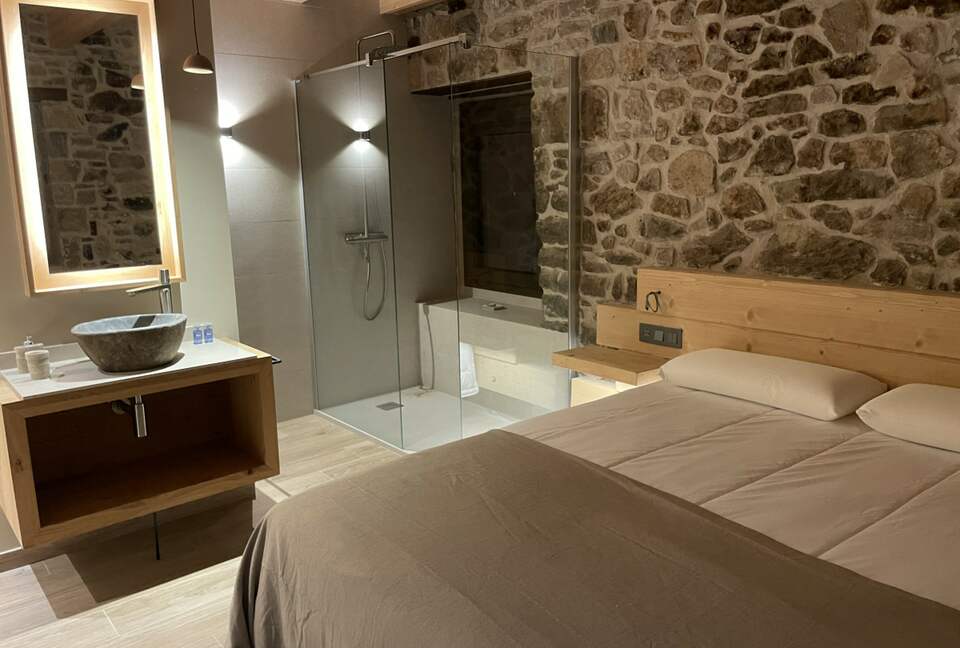 Timeless Pyrenean Estate - Alpens Barcelona, Spain