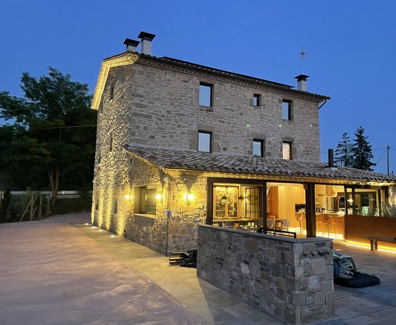 Timeless Pyrenean Estate - Alpens Barcelona, Spain