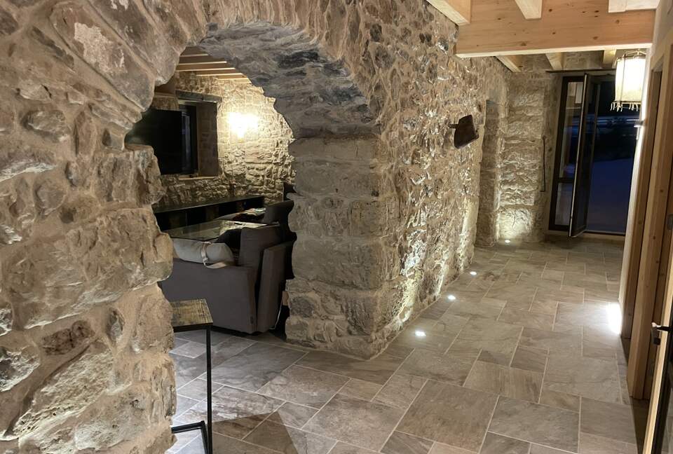 Timeless Pyrenean Estate - Alpens Barcelona, Spain