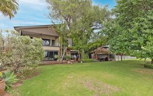 Lake Boga Waterfront Sanctuary with Private Jetty - Lake Boga, Australia