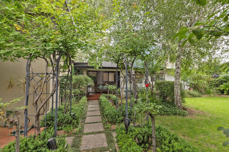 Lake Boga Waterfront Sanctuary with Private Jetty - Lake Boga, Australia