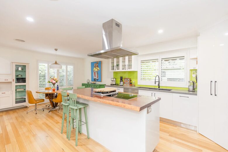 Lake Boga Waterfront Sanctuary with Private Jetty - Lake Boga, Australia