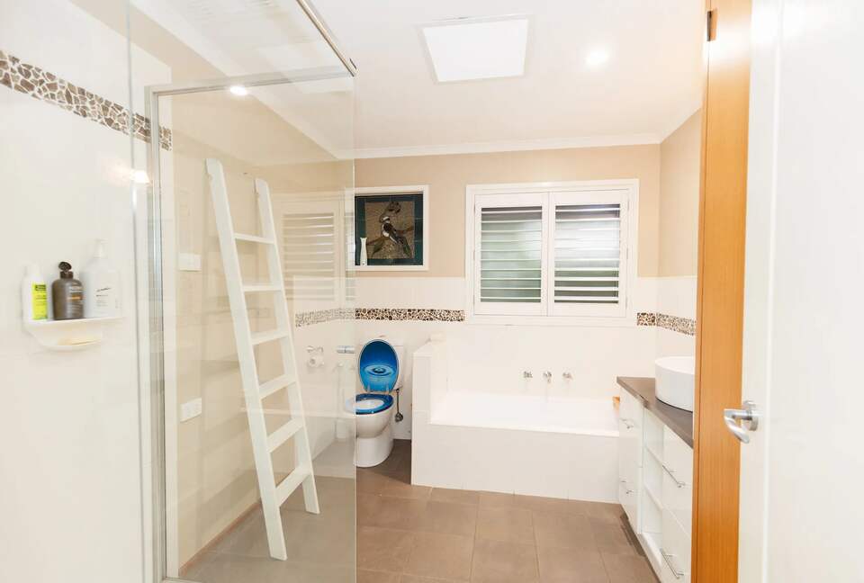 Lake Boga Waterfront Sanctuary with Private Jetty - Lake Boga, Australia