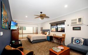 Lake Boga Waterfront Sanctuary with Private Jetty - Lake Boga, Australia