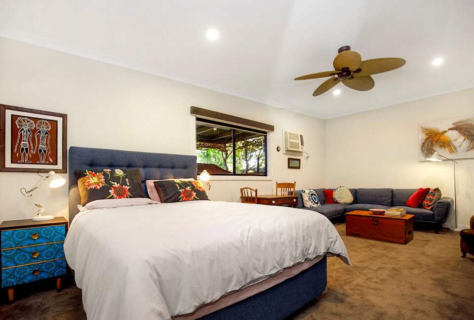 Lake Boga Waterfront Sanctuary with Private Jetty - Lake Boga, Australia