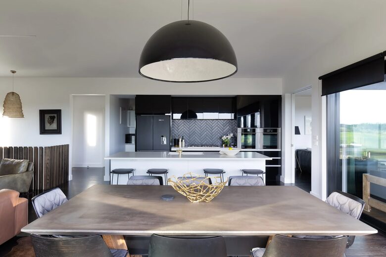 Modern Waiheke Retreat Between Mudbrick & Cable Bay - Waiheke Island, New Zealand