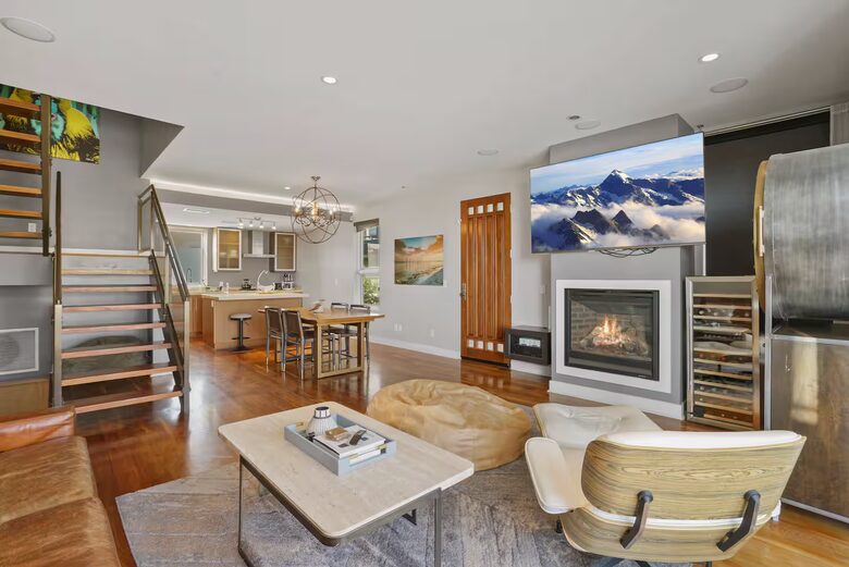 Little Italy Skyline Townhome - San Diego, California