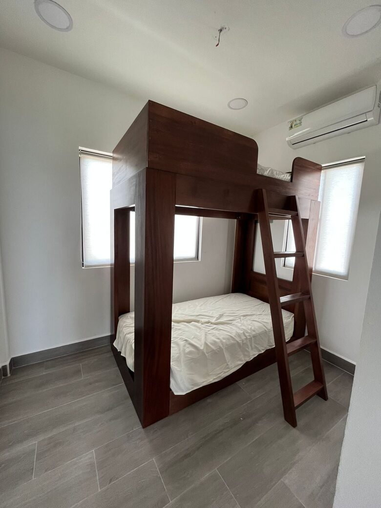 Beachfront Retreat Steps from The Split - Caye Caulker, Belize