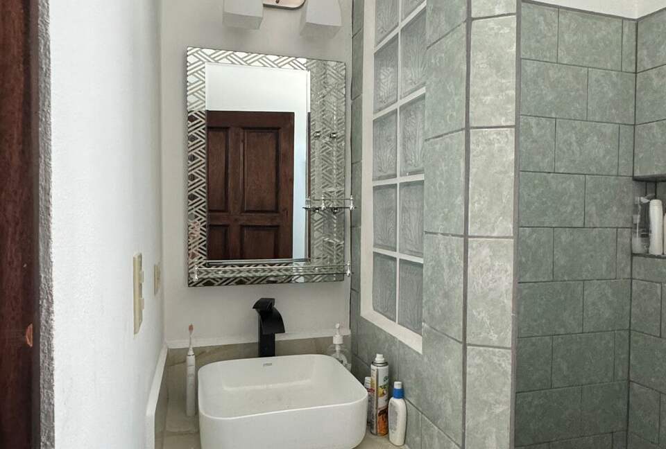 Beachfront Retreat Steps from The Split - Caye Caulker, Belize