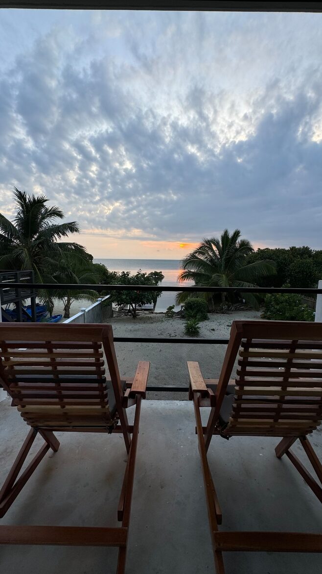 Beachfront Retreat Steps from The Split - Caye Caulker, Belize