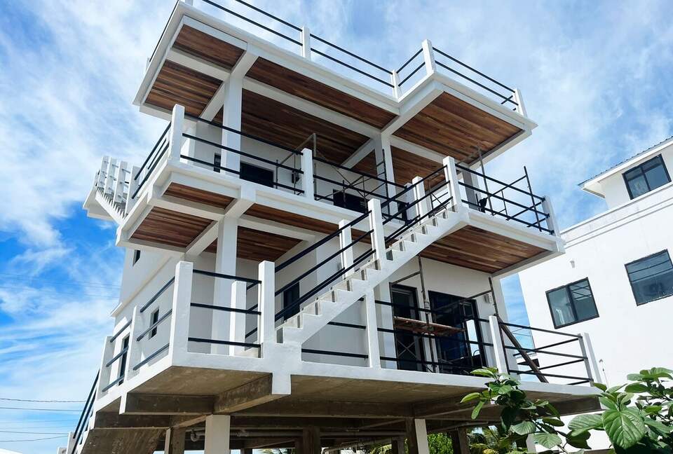 Beachfront Retreat Steps from The Split - Caye Caulker, Belize