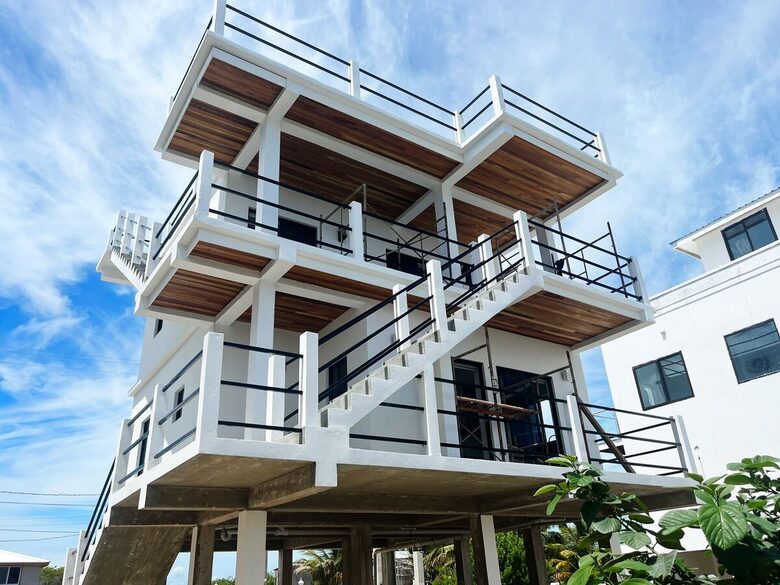 Beachfront Retreat Steps from The Split - Caye Caulker, Belize