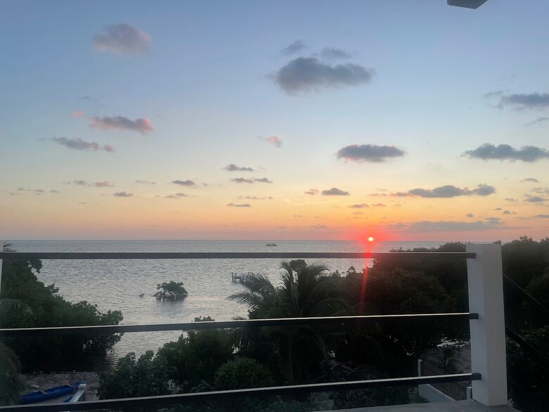 Beachfront Retreat Steps from The Split - Caye Caulker, Belize