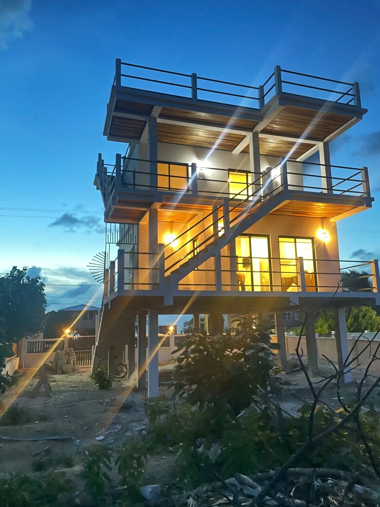 Beachfront Retreat Steps from The Split - Caye Caulker, Belize