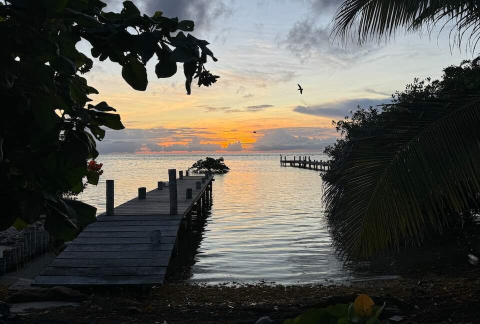 Beachfront Retreat Steps from The Split - Caye Caulker, Belize
