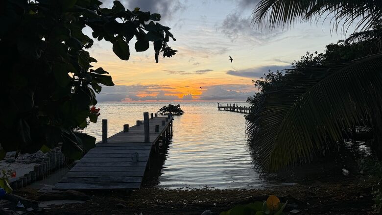 Beachfront Retreat Steps from The Split - Caye Caulker, Belize