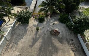 Beachfront Retreat Steps from The Split - Caye Caulker, Belize