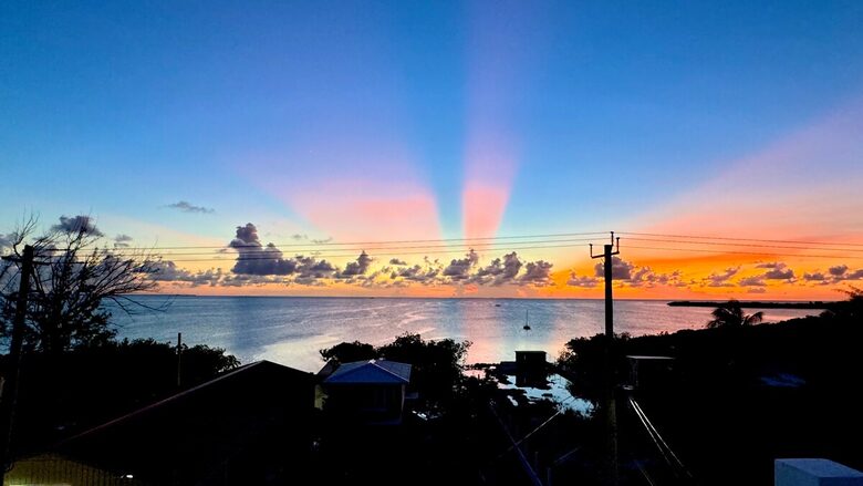 Beachfront Retreat Steps from The Split - Caye Caulker, Belize