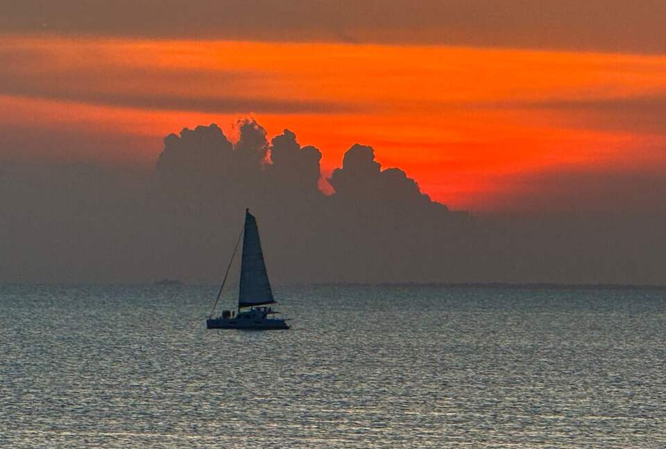 Beachfront Retreat Steps from The Split - Caye Caulker, Belize