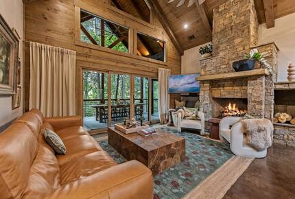 Modern Mountain Retreat on Mountaintown Creek - Ellijay, Georgia