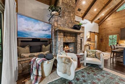 Modern Mountain Retreat on Mountaintown Creek - Ellijay, Georgia