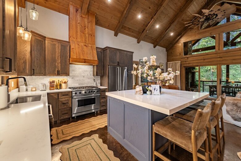 Modern Mountain Retreat on Mountaintown Creek - Ellijay, Georgia