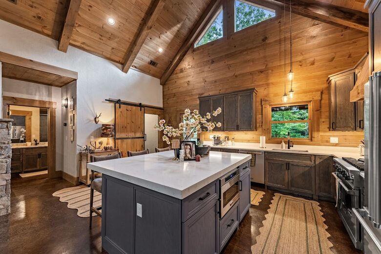 Modern Mountain Retreat on Mountaintown Creek - Ellijay, Georgia