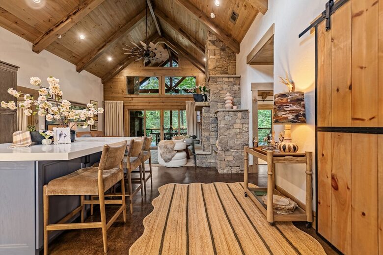 Modern Mountain Retreat on Mountaintown Creek - Ellijay, Georgia