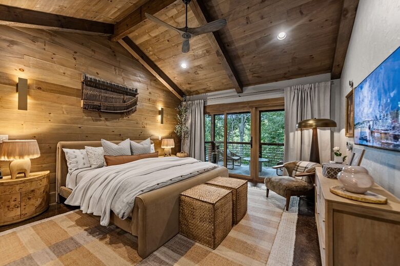 Modern Mountain Retreat on Mountaintown Creek - Ellijay, Georgia