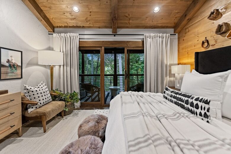 Modern Mountain Retreat on Mountaintown Creek - Ellijay, Georgia