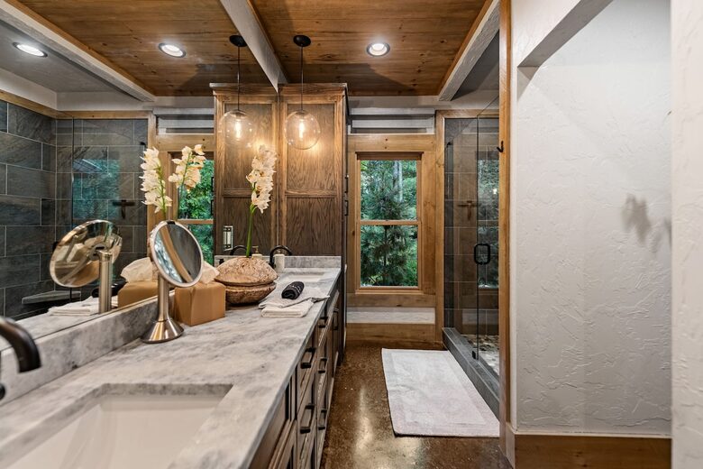 Modern Mountain Retreat on Mountaintown Creek - Ellijay, Georgia