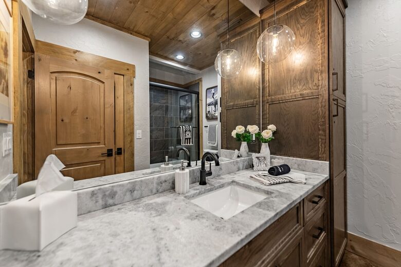 Modern Mountain Retreat on Mountaintown Creek - Ellijay, Georgia