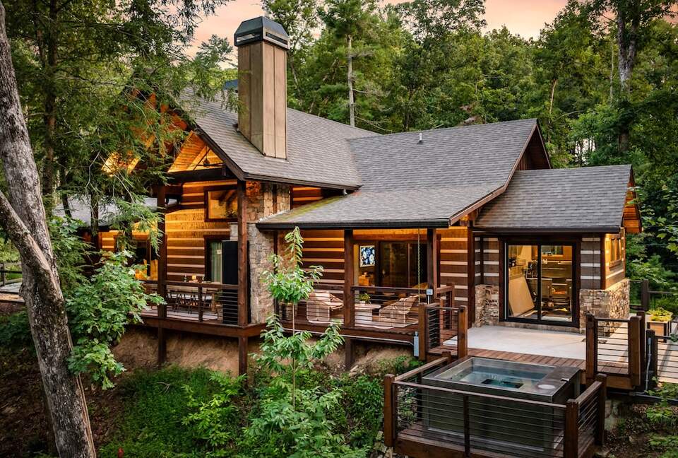 Modern Mountain Retreat on Mountaintown Creek - Ellijay, Georgia