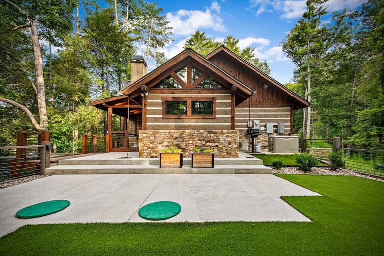 Modern Mountain Retreat on Mountaintown Creek - Ellijay, Georgia