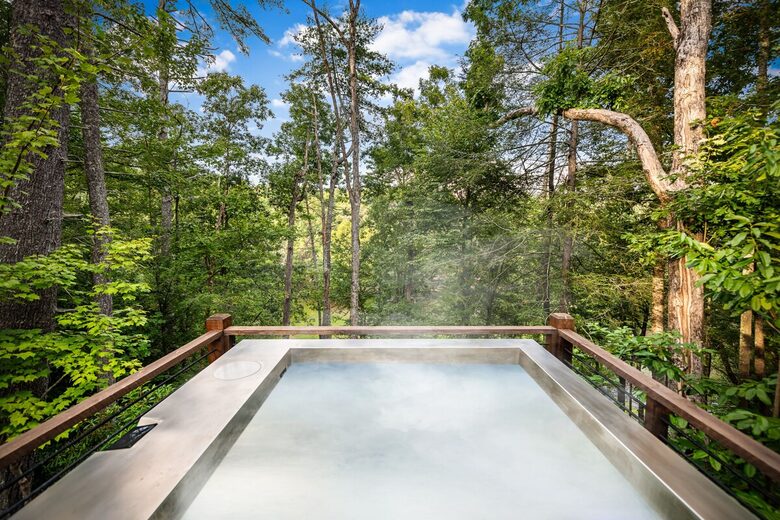 Modern Mountain Retreat on Mountaintown Creek - Ellijay, Georgia