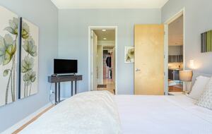 Glass-Walled DTLA Corner Loft with Skyline Views - Los Angeles, California