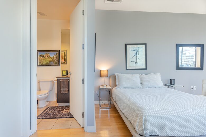 Glass-Walled DTLA Corner Loft with Skyline Views - Los Angeles, California