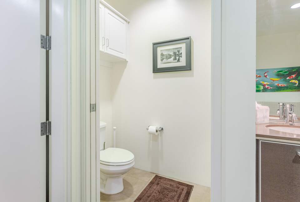 Glass-Walled DTLA Corner Loft with Skyline Views - Los Angeles, California