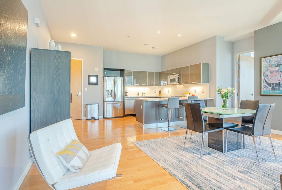 Glass-Walled DTLA Corner Loft with Skyline Views - Los Angeles, California
