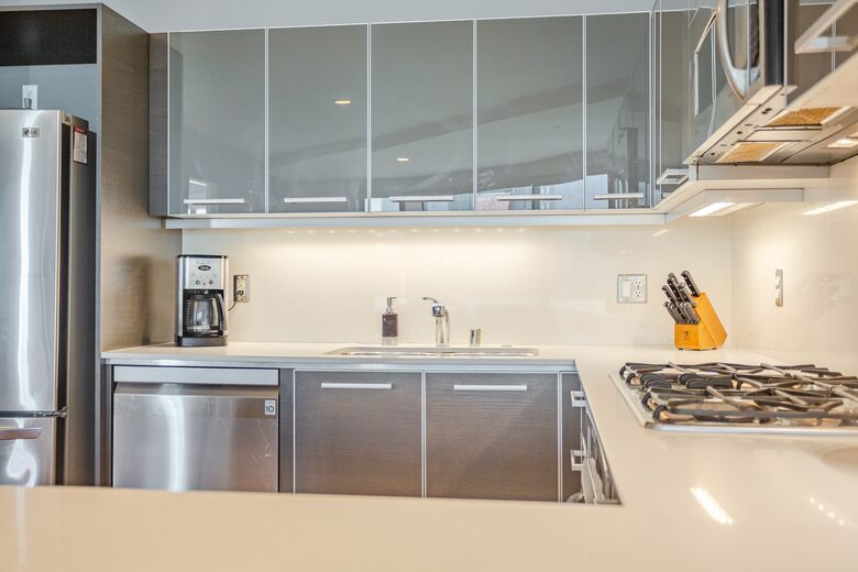 Glass-Walled DTLA Corner Loft with Skyline Views - Los Angeles, California