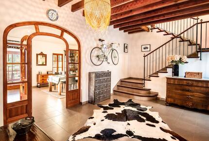 Sophisticated Serenity in the Heart of Mallorca - Caimari, Spain