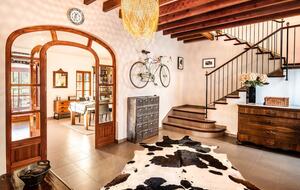 Sophisticated Serenity in the Heart of Mallorca - Caimari, Spain