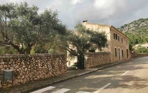 Sophisticated Serenity in the Heart of Mallorca - Caimari, Spain