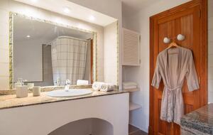 Sophisticated Serenity in the Heart of Mallorca - Caimari, Spain