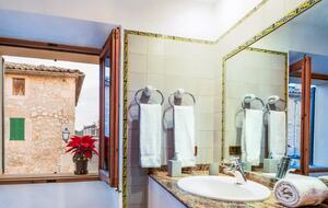 Sophisticated Serenity in the Heart of Mallorca - Caimari, Spain