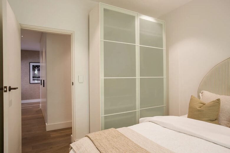 Harbourfront Living Steps from Balmoral Beach - Sydney, Australia