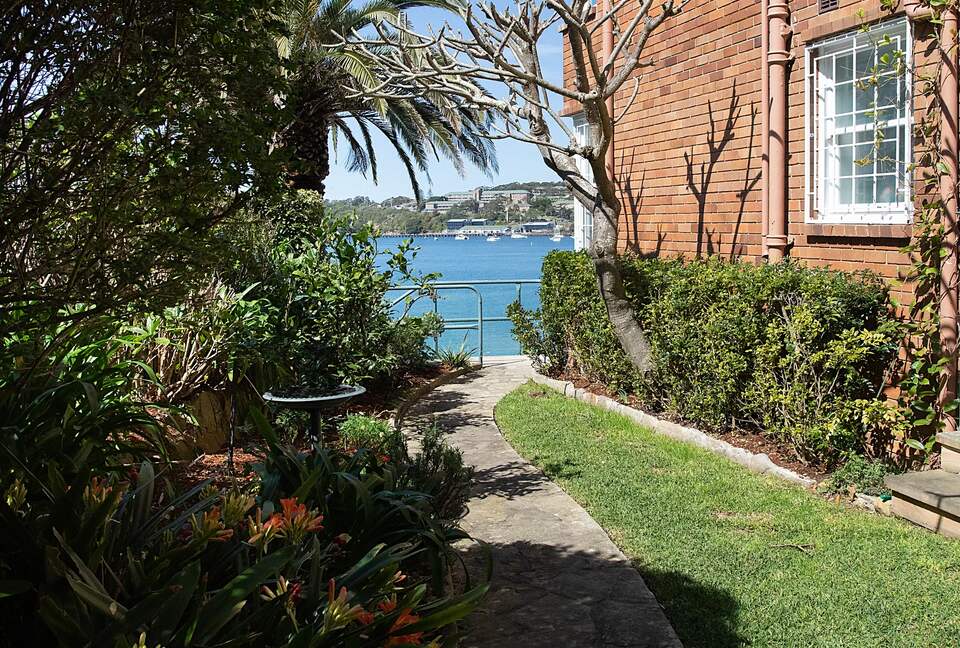 Harbourfront Living Steps from Balmoral Beach - Sydney, Australia