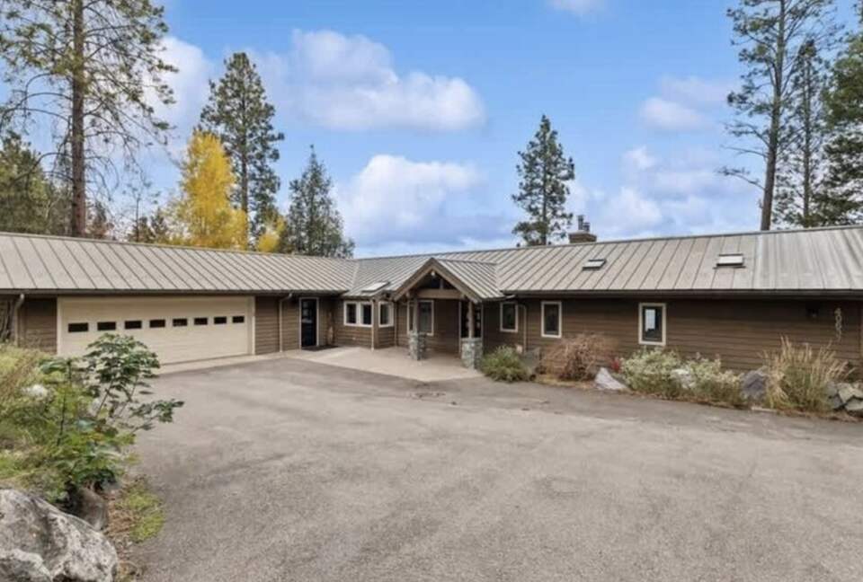 Private Flathead Lakefront Estate with Dock, Hot Tub & Panoramic Mountain Views - Rollins, Montana