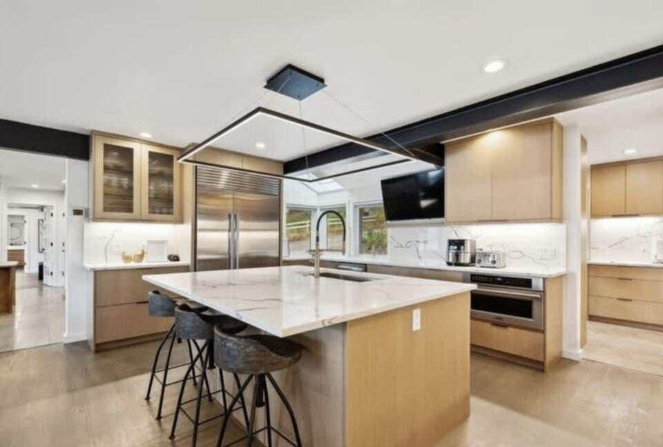 Private Flathead Lakefront Estate with Dock, Hot Tub & Panoramic Mountain Views - Rollins, Montana