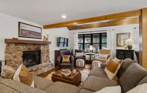 Avon Alpine Escape | Hot Tub · Trails · Ski Access - Avon, Colorado